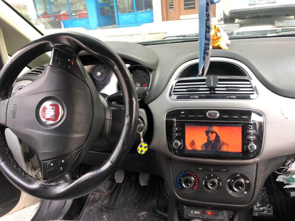 FİAT LİNEA - PUNTO YENİ KASA 4 GB RAM 64 GB HAFIZA MULTİMEDYA CARPLAY