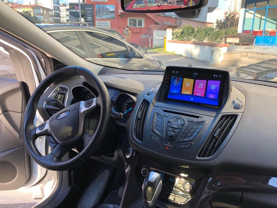 FORD KUGA 8 GB RAM 256 GB HAFIZA MULTİMEDYA CARPLAY