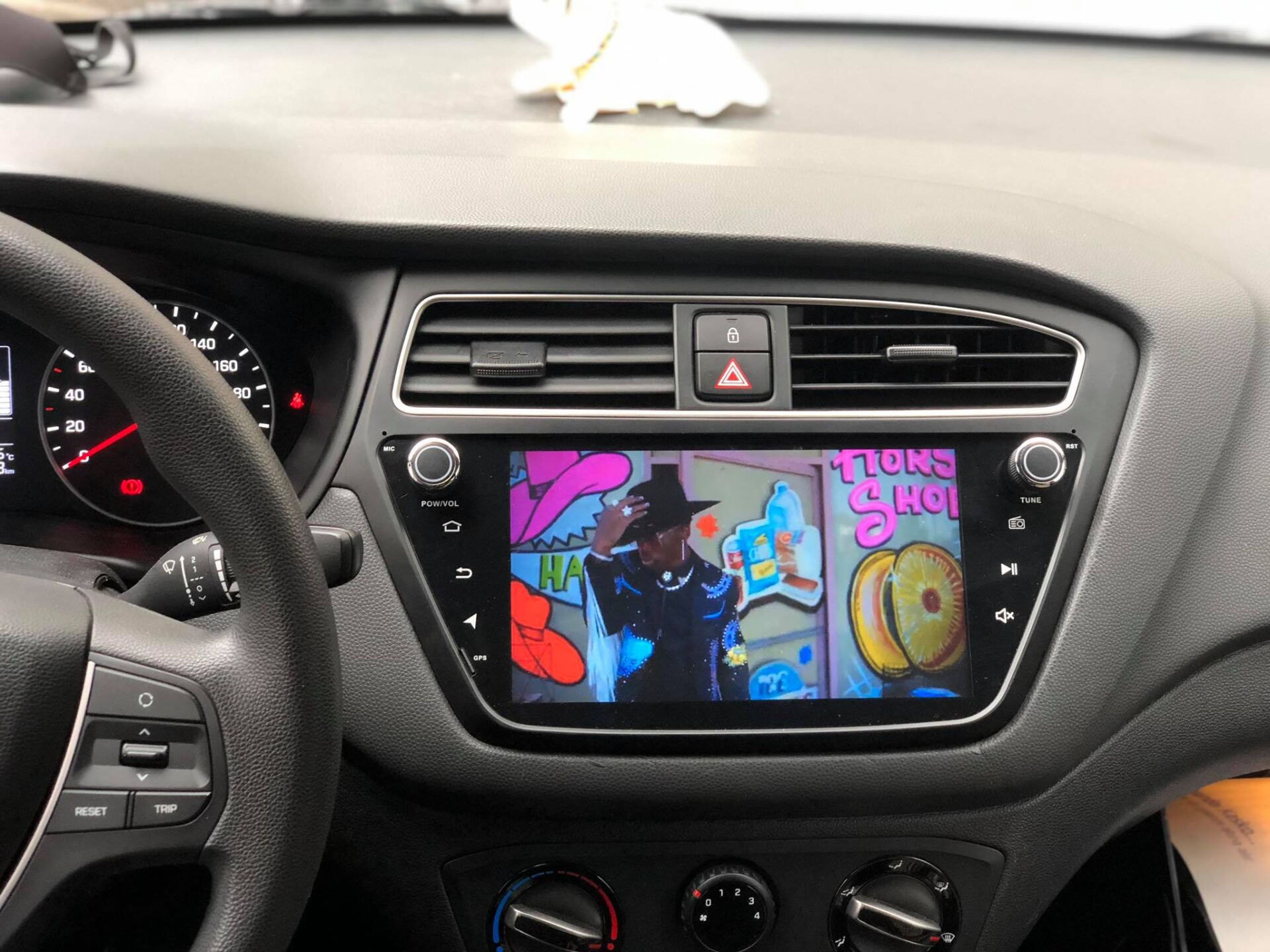 HYUNDAİ İ20 DÜĞMELİ 4 GB