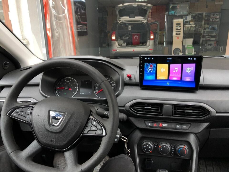 DACİA SANDERO TALİANT 6 GB RAM 128 GB HAZIFA MULTIMEDYA